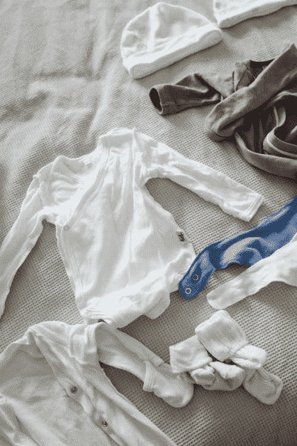 Choosing the perfect Clothes for baby: 10 Tips for New Parents