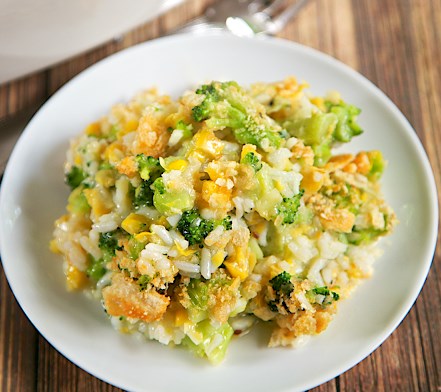 CORN AND BROCCOLI RICE CASSEROLE #vegetarian #easyrecipes