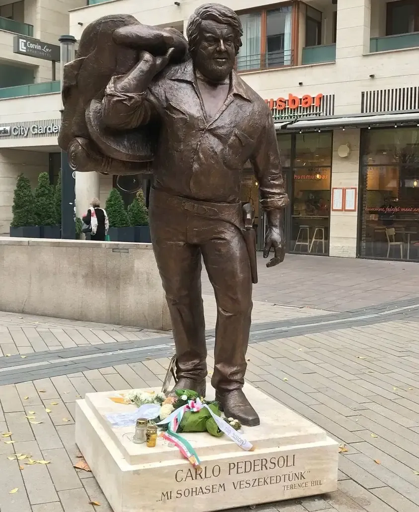 Statua di Bud Spencer