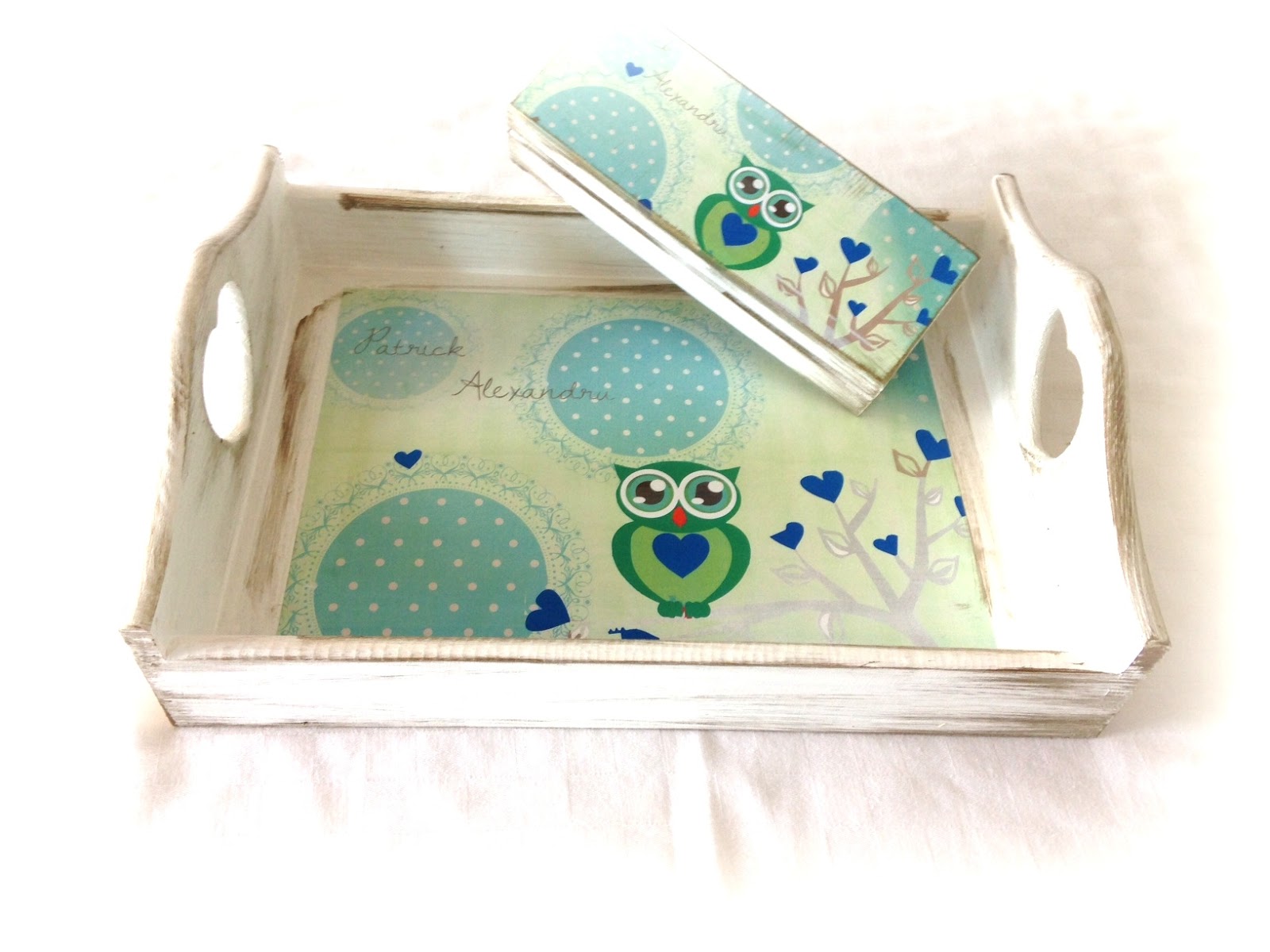 http://le-cose-animate.blogspot.ro/2014/09/blue-owl-set-tava-si-cutiuta-1-an.html