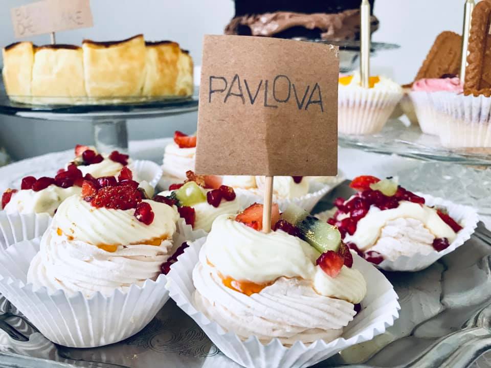 Pavlova cakesbyfash