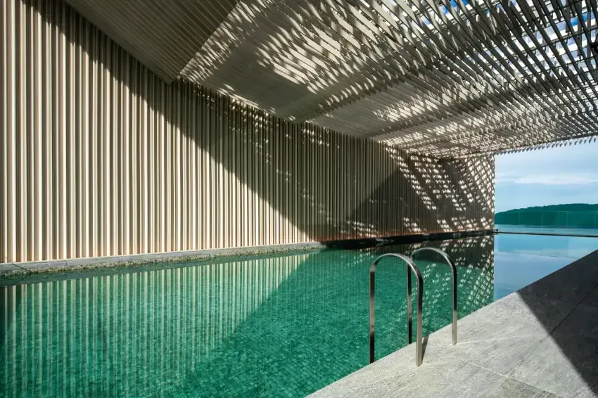 Hyatt Centric Kota Kinabalu - Infinity Rooftop Swimming Pool
