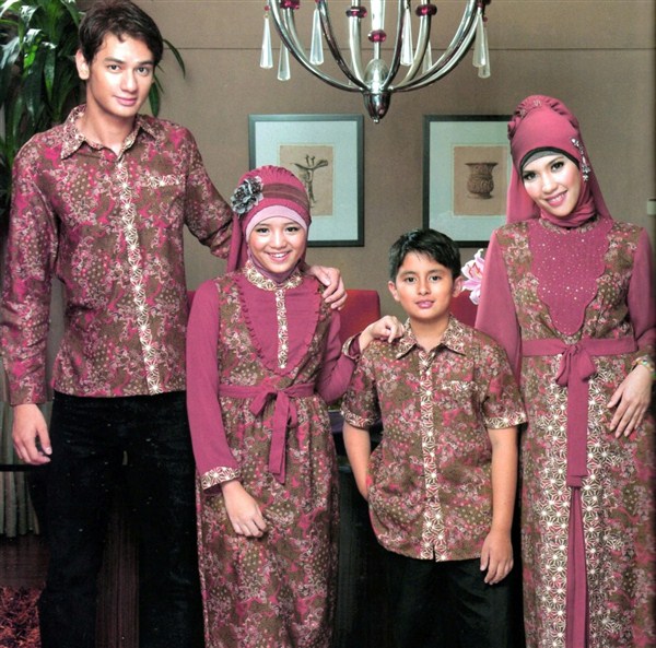 Trend model baju muslim batik sarimbit couple keluarga terbaru 2017/2018