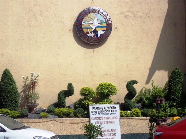 Mandaluyong City Hall's topiaries.