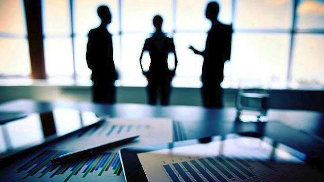 Η Mαύρη Bίβλος των παρανομιών στον Δημόσιο τομέα και Δήμους