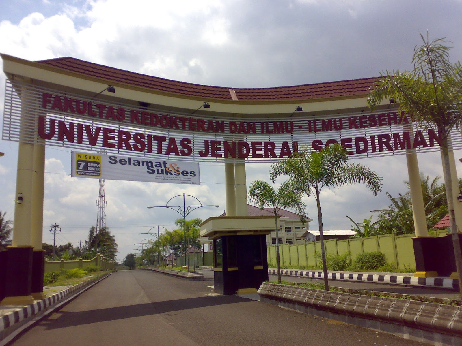 Fakultas Kedokteran Unsoed sebagai salah satu fakultas yang berada pada Universitas Jenderal Soedirman yaitu salah satu Perguruan Tinggi Negeri PTN yang