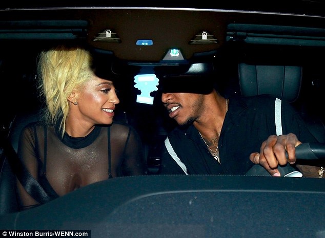 Nick Young seen kissing singer Paloma Ford