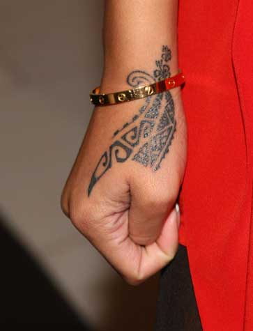 tattoos ideas for girls on wrists Girls Hand Wrist Tattoos For 2011 
