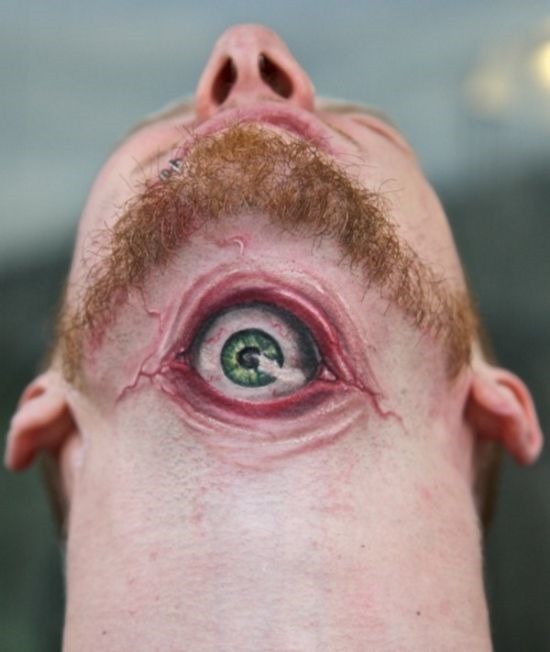 assustador_olho_pescoço_tatuagem