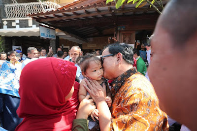 Saat Prabowo Berkunjung Shalawat Bergema di Pasar Batik Setono