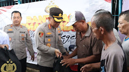 Polres Metro Jakarta Timur Salurkan Ribuan Paket Bantuan Sembako ke Warga