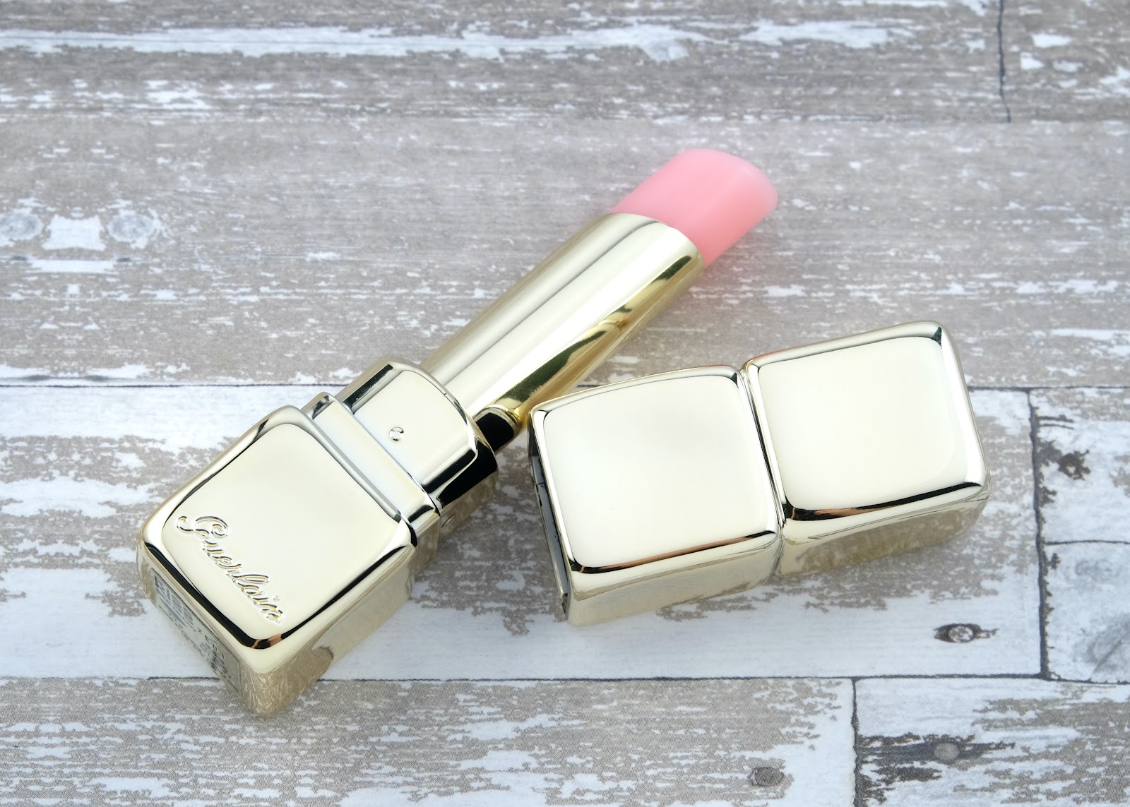 Guerlain | KissKiss Bee Glow Lipstick Balm: Review and Swatches