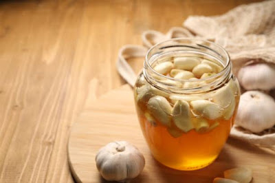 Health Benefits of Garlic and Honey