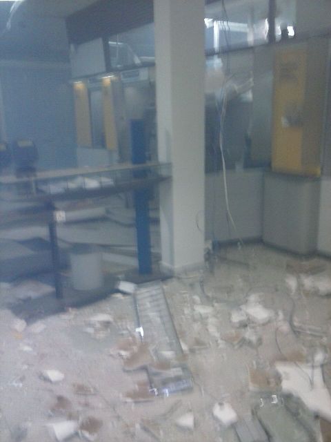 Criminosos explodem caixas eletrônicos do Banco do Brasil de Comodoro - Veja fotos