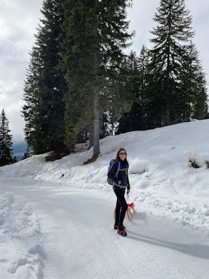 Claudia Mazzaro passeggiate e slittino sulla neve