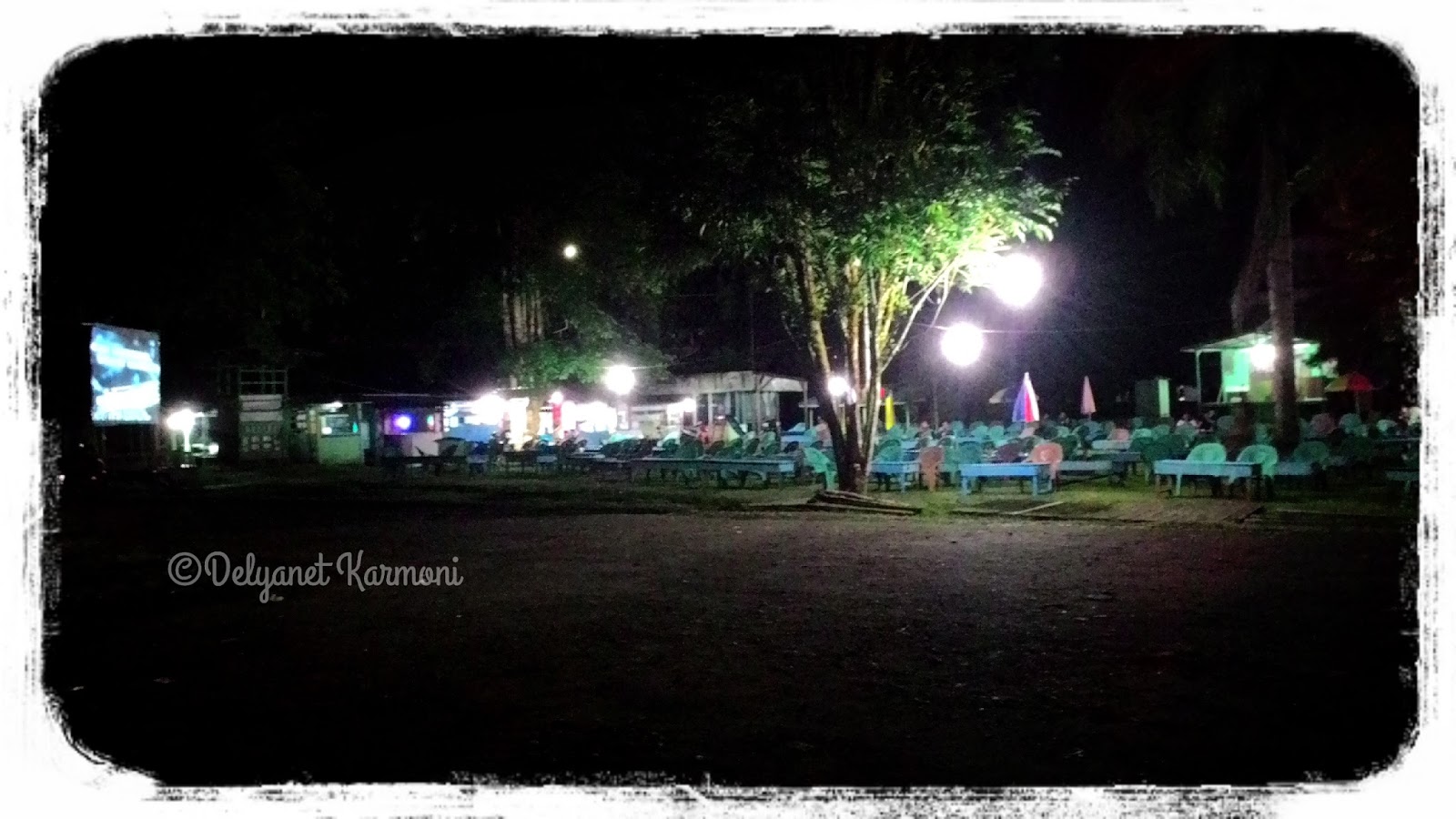 Nongkrong Malam di Taman Putussibau ~ Momento Dulce