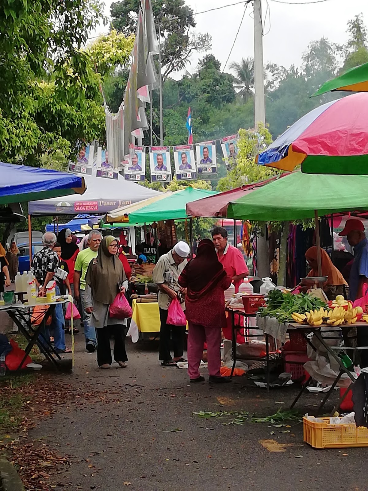 pasar malam hari ahad