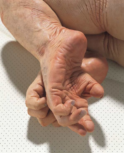  ron Mueck sculpture 