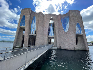 Building Fjordenhus in Vejle that was commissioned by the LEGO family