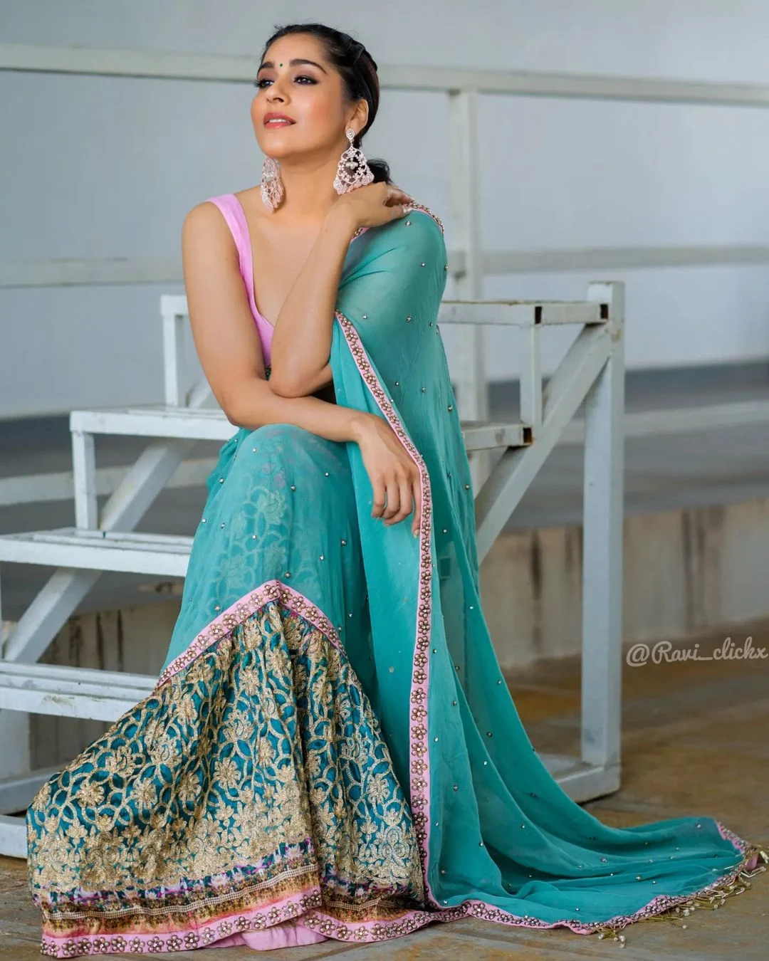 Actress Rashmi gautam Drop dead gorgeous in saree Photoshoot