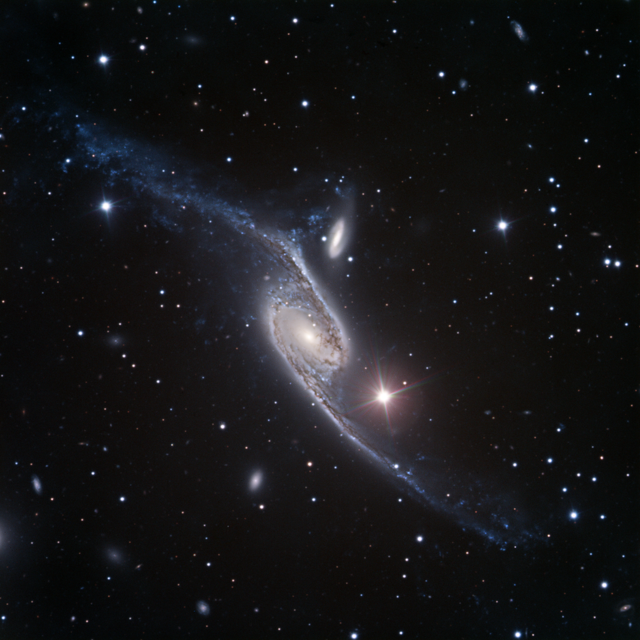 galaksi-ngc-6872-informasi-astronomi