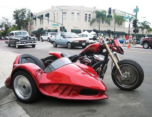 Moto customizada no estilo da Ferrari 
