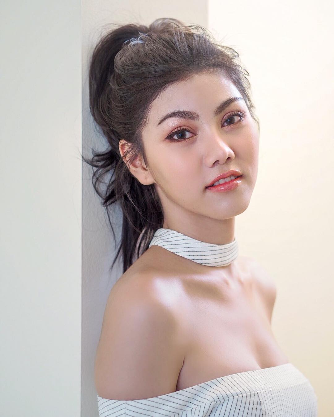 Nunnapas Jaroensilworachot – Most Beautiful Thailand Ladyboy Instagram