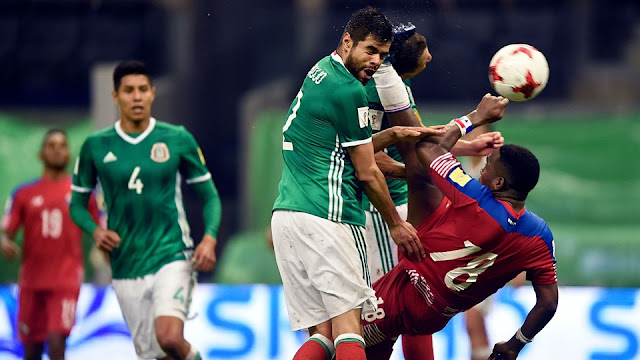 Escena del duelo México Panamá en la Hexagonal Final de la eliminatoria Concacaf