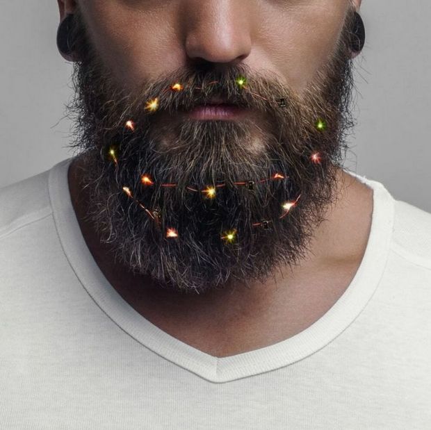 Luzinhas de Natal para barba surgem como nova tendência neste final de ano