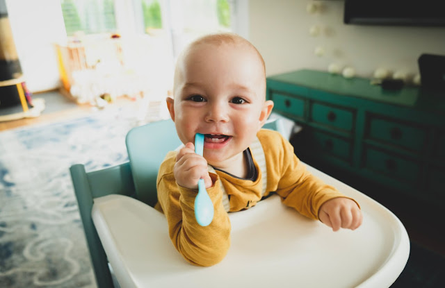 baby start teething