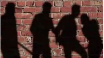 पालनपुर: गुजरात के बनासकांठा जिले के एक गांव में एक दलित व्यक्ति के अच्छे कपड़े पहनने और चश्मा लगाने से ऊंची जाति के कुछ लोग