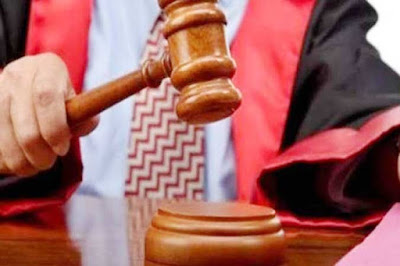Ambon, Malukupost.com - Vikri Aco Ruslan dan Ridwan Ali, dua terdakwa kasus penjambretan yang diringkus polisi pada akhir 2017 dijatuhi hukuman satu tahun dan delapan bulan penjara oleh majelis hakim Pengadilan Negeri Ambon.