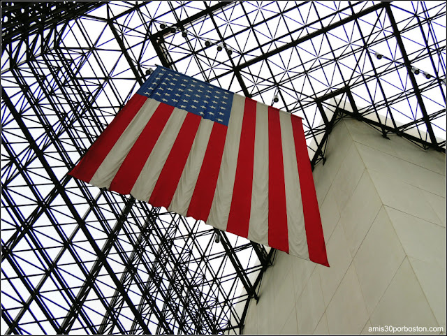 Bandera Americana Gigante de la Biblioteca y Museo Presidencial de John F. Kennedy