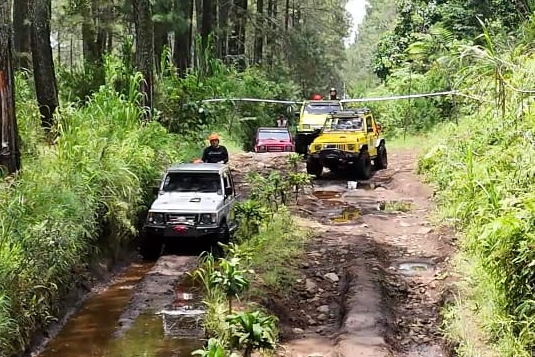 PAKET JEEP OFFROAD LEMBANG | Jymni Adventure Lembang