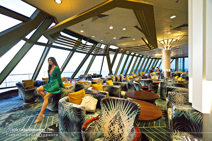Resorts World One Cruise Lounge