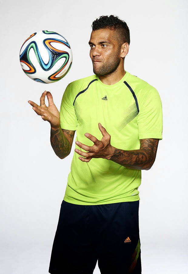 ALL SPORTS PLAYERS: Dani Alves Brazil Footballer 2014