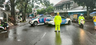 Kabid Humas Polda Jabar : Jembatan Copong Retak Tidak Dapat Dilalui, Polisi Rekayasa Arus Lalin