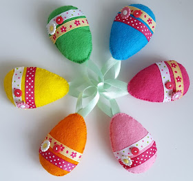 Looking for cute and easy Easter craft inspiration?  Try making these bright and colourful felt Easter eggs - quick and easy!  Click to find out more...