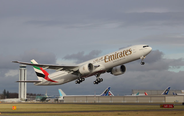  Emirates Boeing 777-300 Extended Range