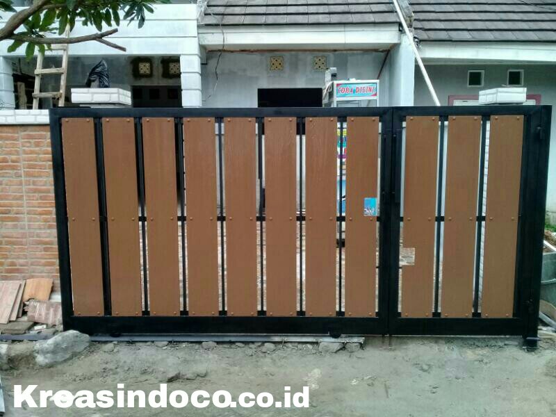 10 Model Pintu Pagar Besi Kombinasi GRC Wood Plank 