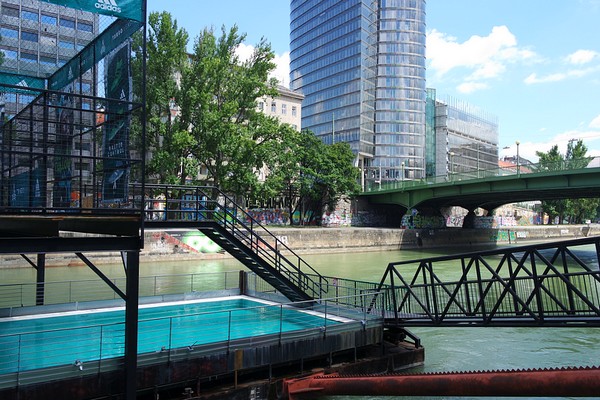 vienne canal danube donaukanal badeschiff piscine