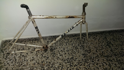 http://recordandobicicletaszeus.blogspot.com.es/p/restauracion-razesa-de-nando.html