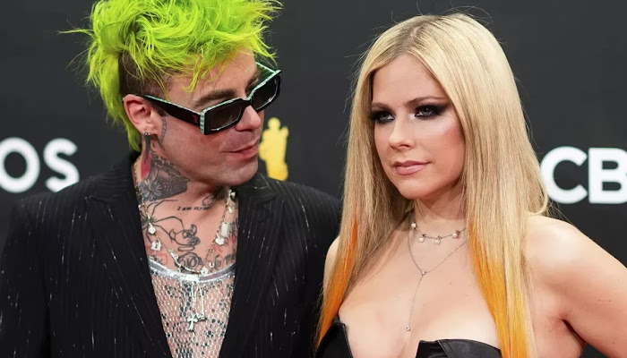 El ex novio de Avril Lavigne, Mod Sun, se habría enterado de su propia ruptura a través de la prensa
