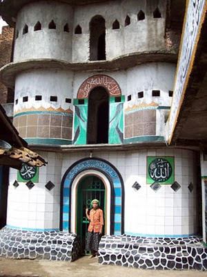 7 Masjid Unik Yang Ada Di Indonesia [ www.Up2Det.com ]