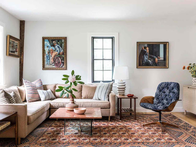 Here are 10 common mistakes to avoid when decorating your living room.