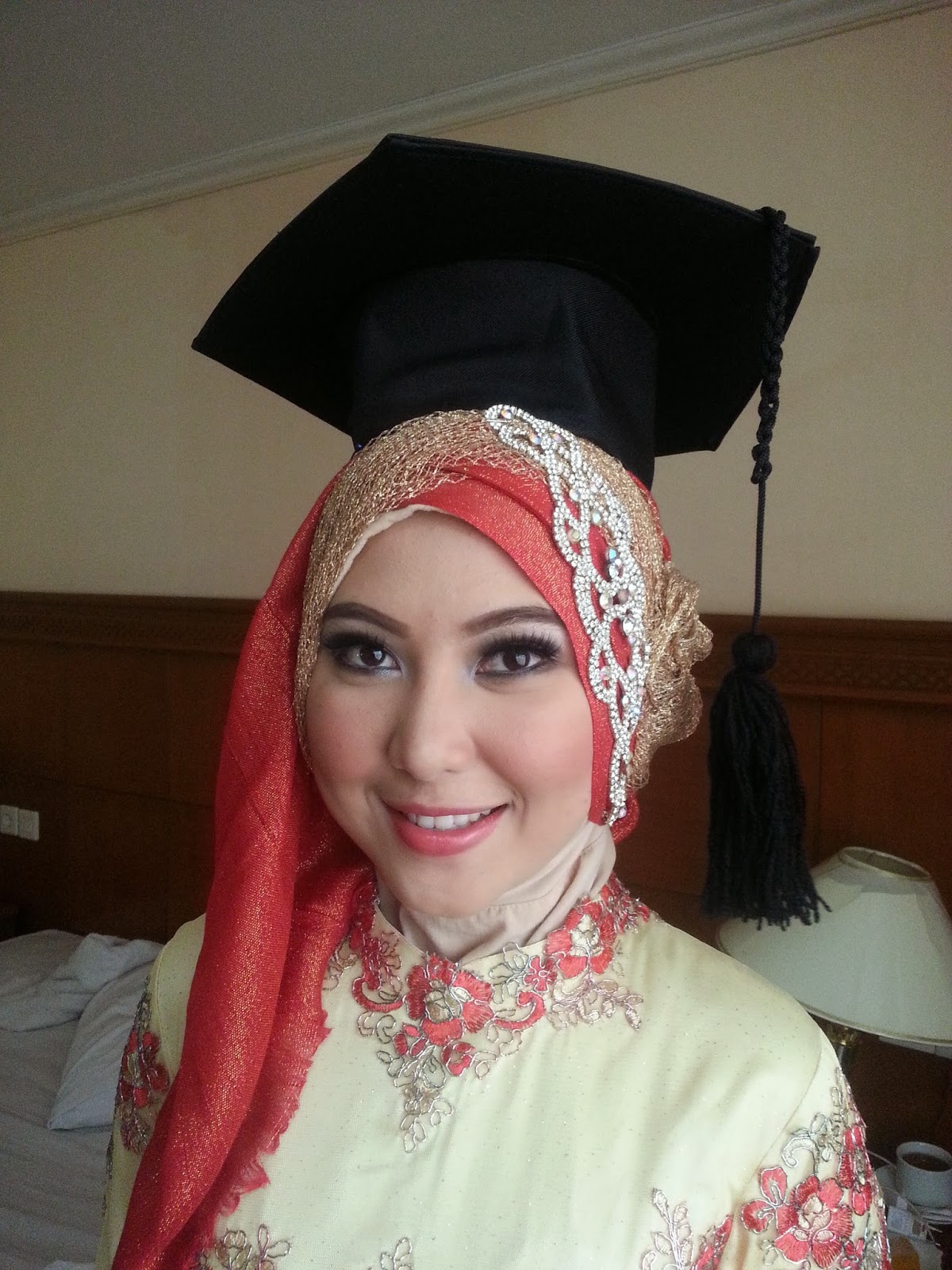 Meti Rosari Make  Up  Beauty MAKE  UP  WISUDA  PEKANBARU DAN 