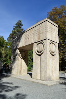 Targu Jiu-Kiss Gate by Constantin Brancusi