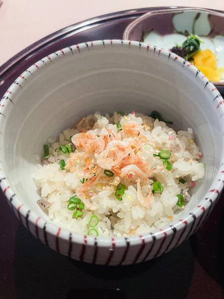 浅草『月見草』桜えびの炊き込みご飯アップ