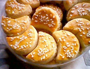 http://resepkue2014.blogspot.co.id/2014/07/resep-kue-kacang-bulan-sabit-terbaru.html