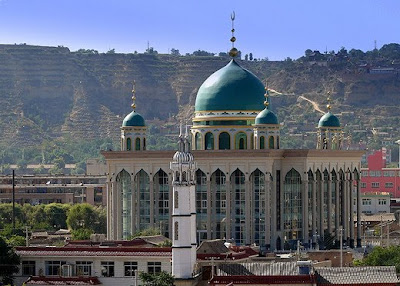 Most beautiful and tall Masjids and Islamic places from all around the world